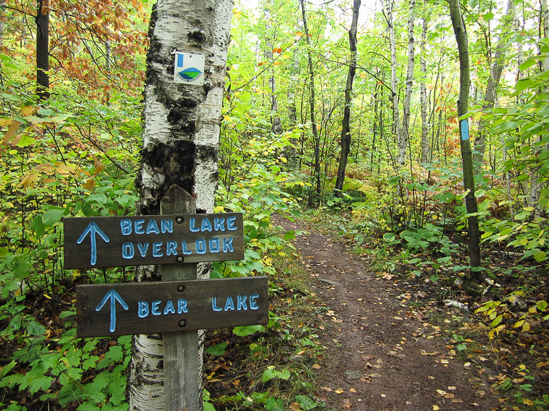 SHT signpost for bean and bear lakes