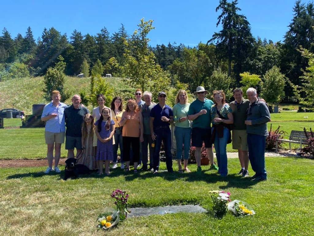 15 members of Corwin-Bahn family